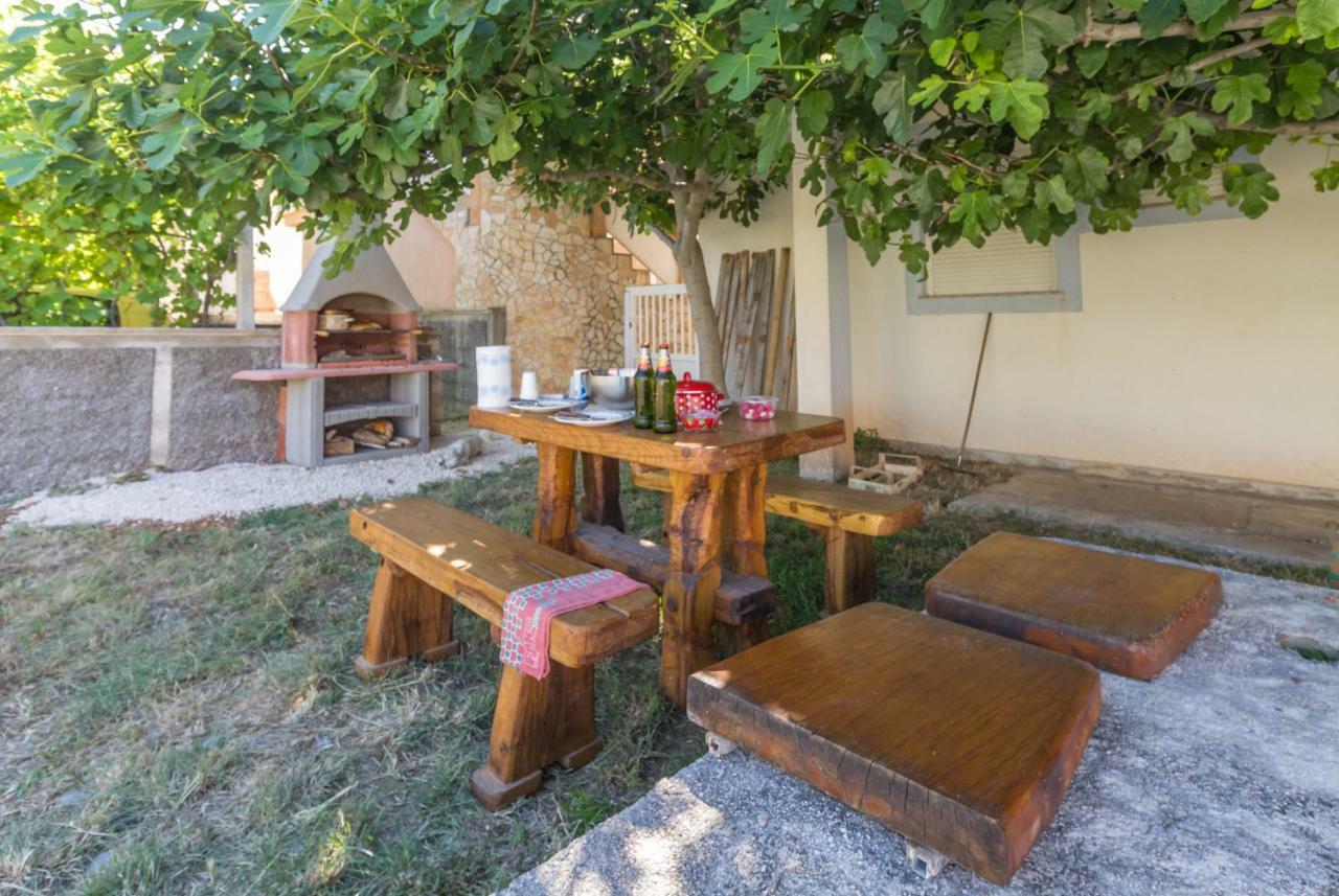 Fisa Apartments Vir Exterior photo