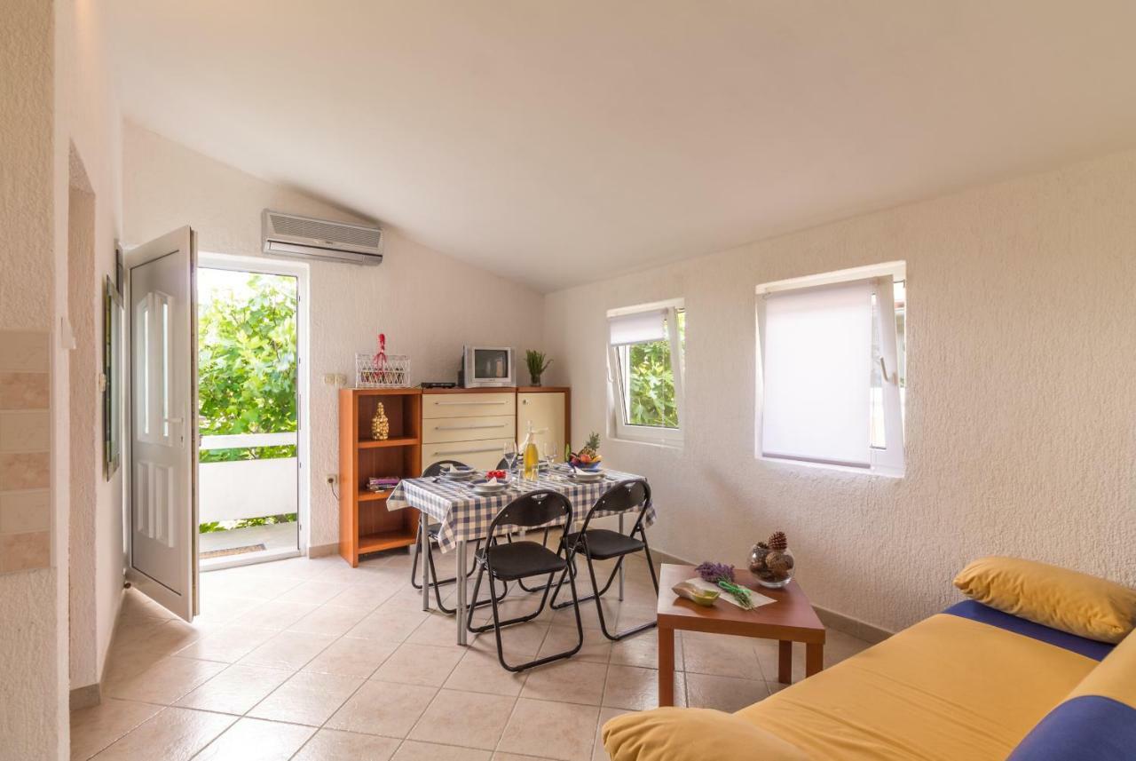 Fisa Apartments Vir Exterior photo